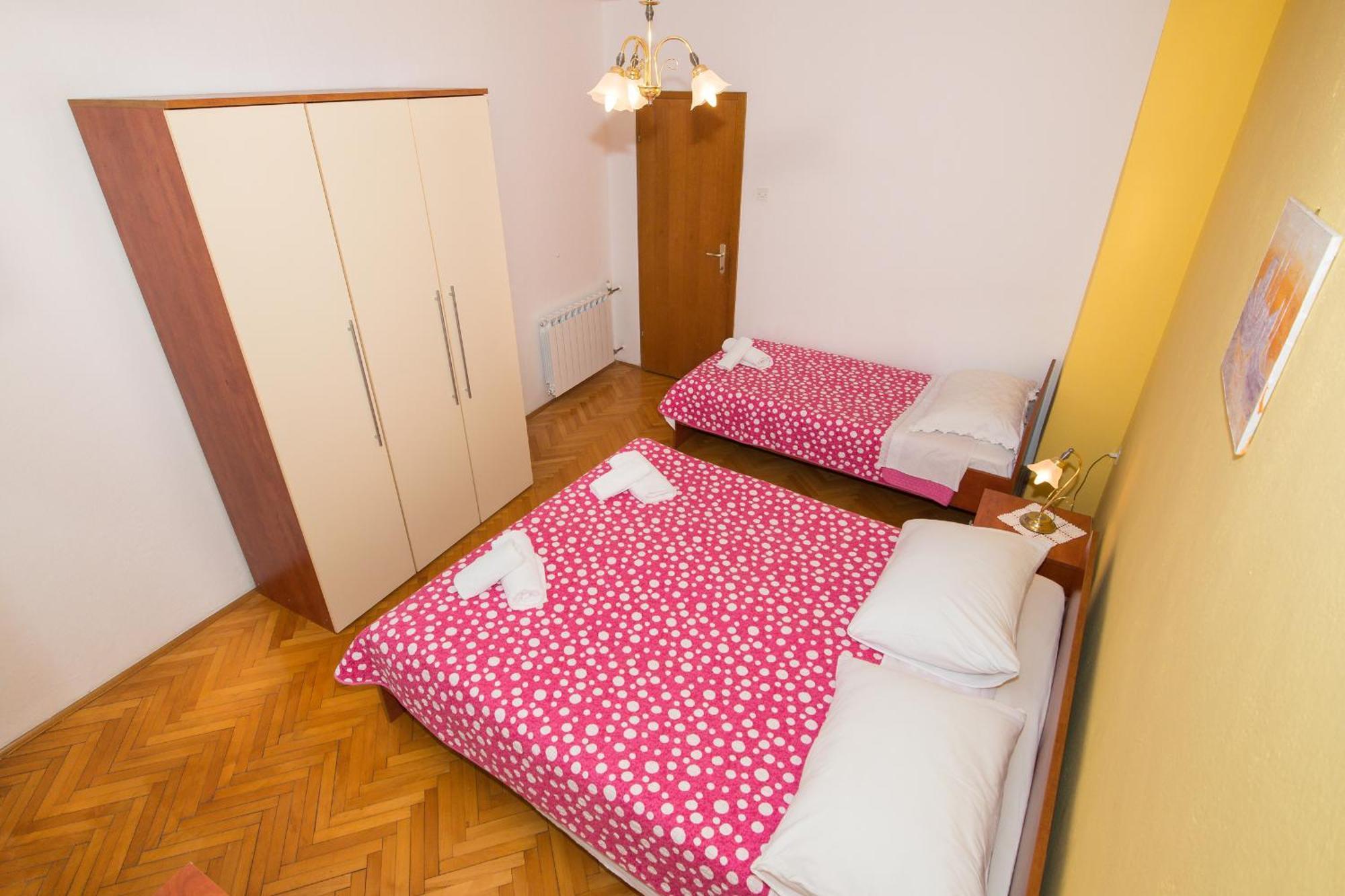 Apartments Marieta Makarska Room photo