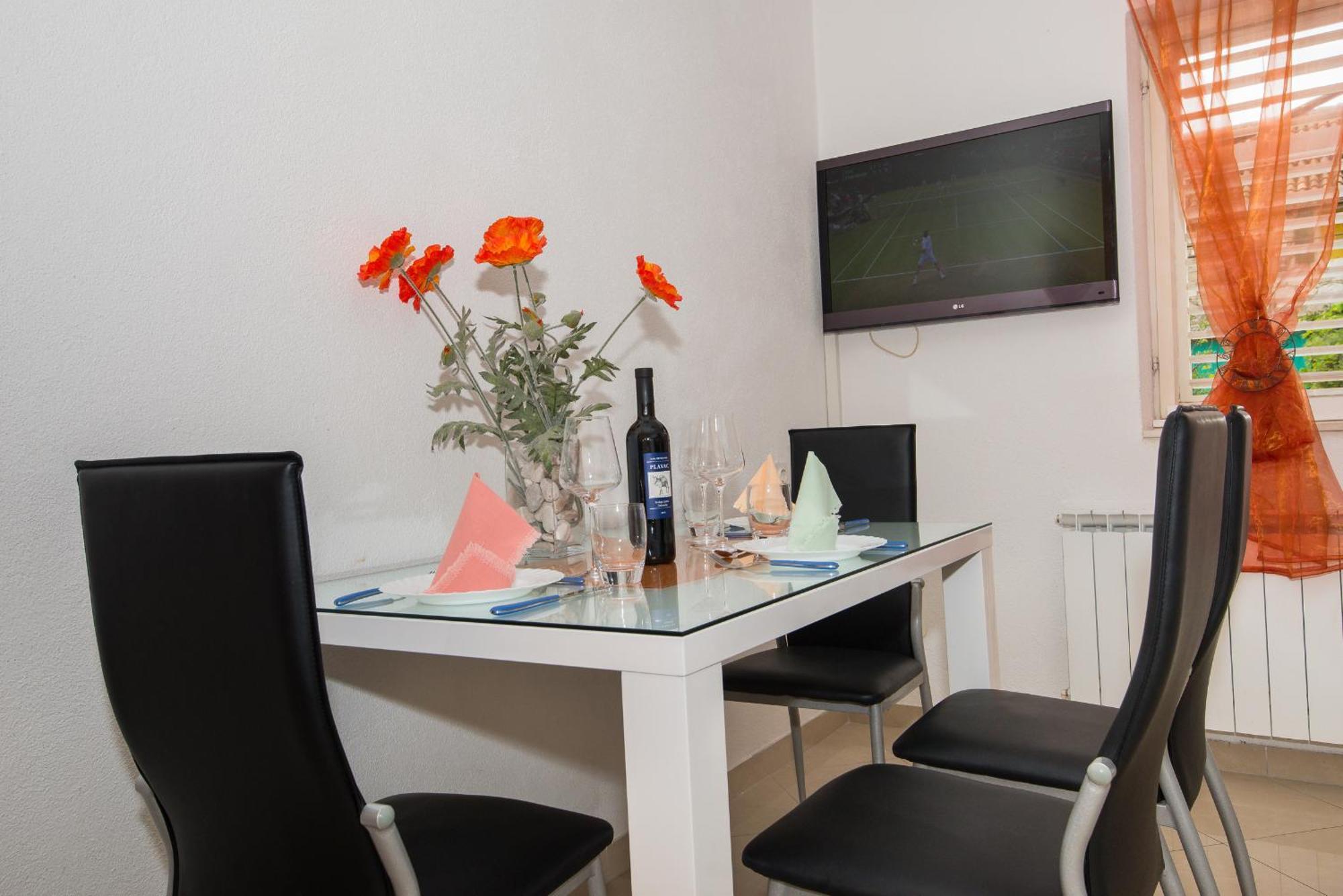 Apartments Marieta Makarska Room photo
