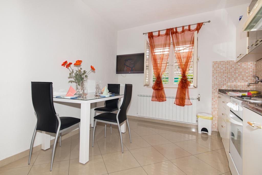 Apartments Marieta Makarska Exterior photo